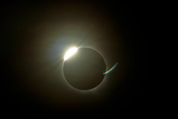 diamond ring diamond ring of light during a total solar eclipse