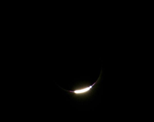 eclipse baily's beads bright bead of light as the sun starts to appear following a total solar eclipse