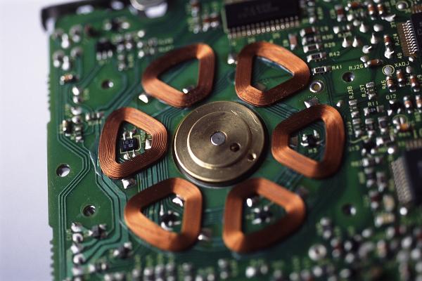 coils of a DC stepper motor, electronics are used to create a rotating magnetic field which rotates the rotor in the centre motor at a variable and precicely controlled speed